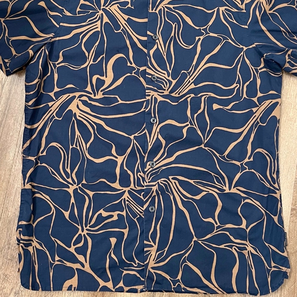 Perry Ellis Navy Short Sleeve Button Front Shirt - Picture 5 of 9